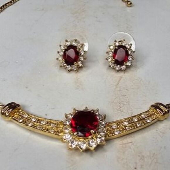 Gold Tone Red and Clear Glass Stone Formal Jewelry Set 16"L - Picture 3 of 7